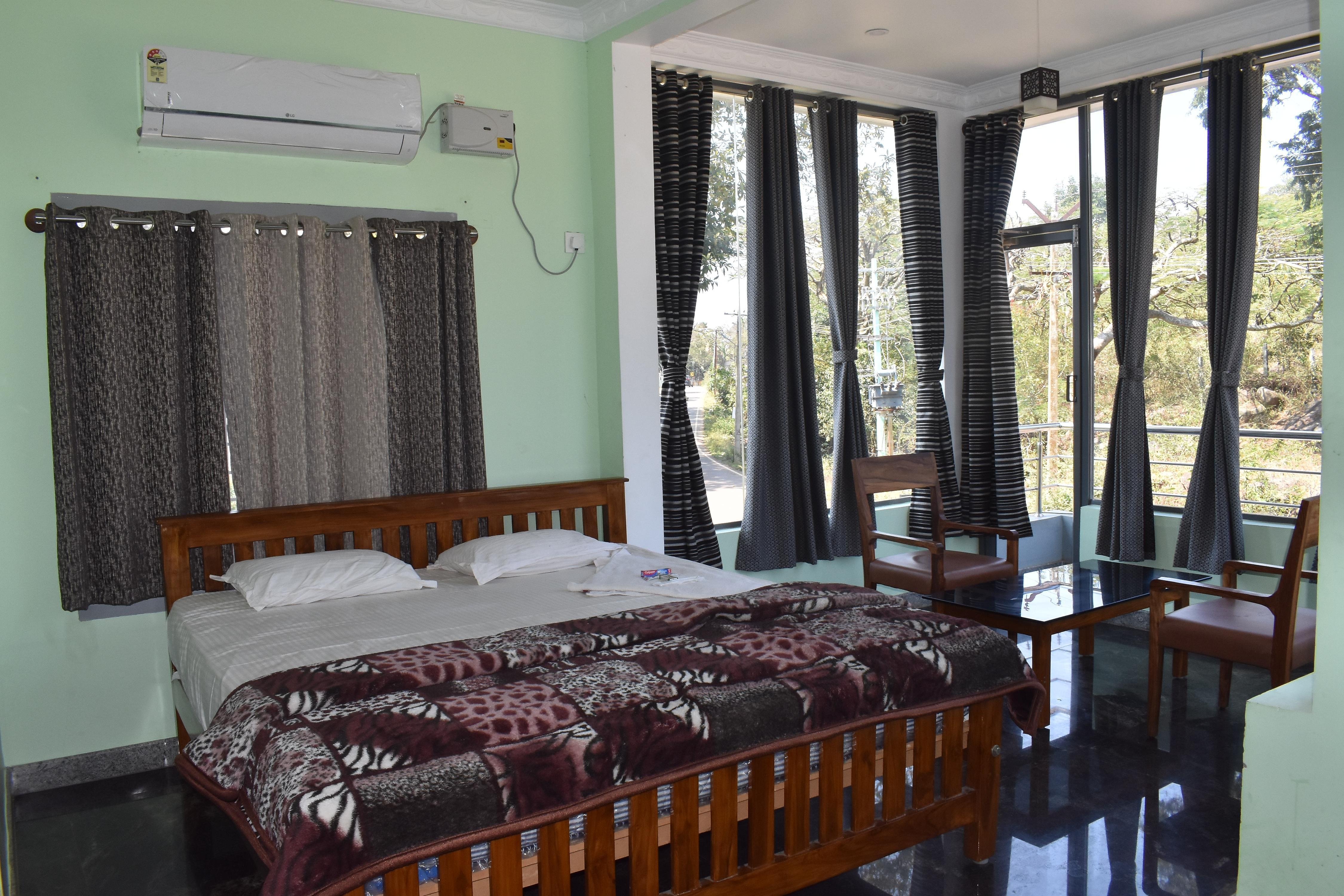 Yelagiri GoldHill Resort - Tap to explore photos