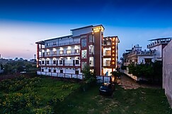 Maya's Nest, Varanasi
