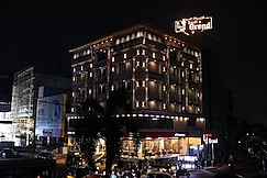 LJ Grand
