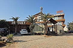 HOTEL RAJMAHAL SUITS, Gurgaon