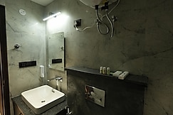 HOTEL SS4 CRYSTALS, Lucknow