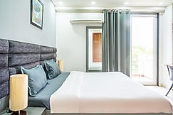 Housr 1RK & 1BHK Apartment Sector 28 Near Galleria Market, Gurgaon