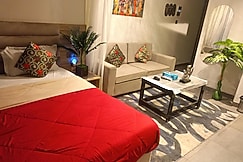 Vinis Riverside lounge, Noida