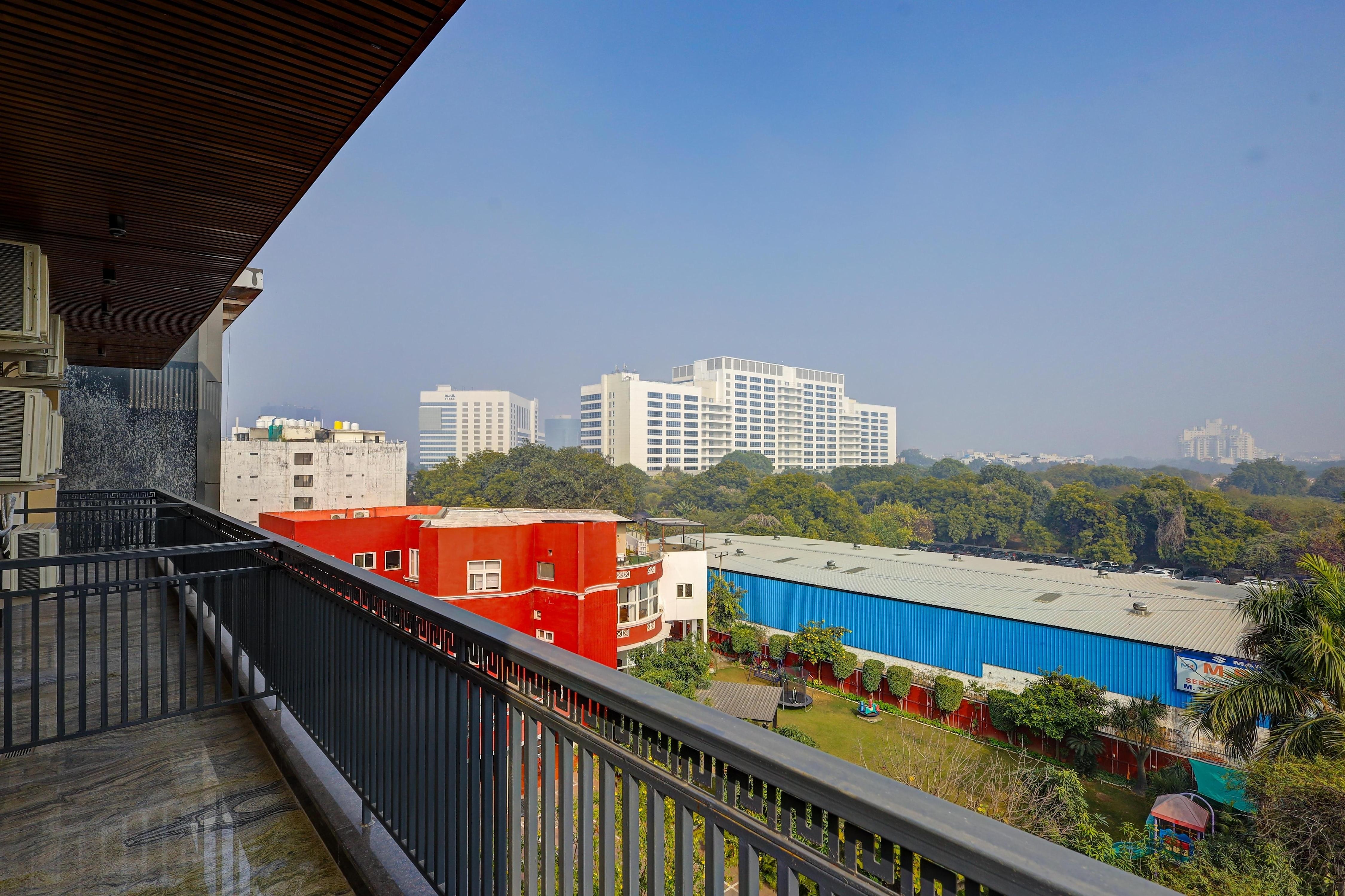 Limewood Stay Premium Studios - Near Sector 29 - Tap to explore photos