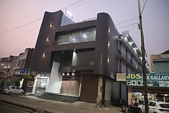 Hotel Crazy Days, Sonipat