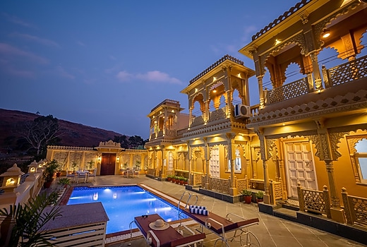 ELIVAAS Amber Royale 3 BHK with Pvt Pool & Terrace