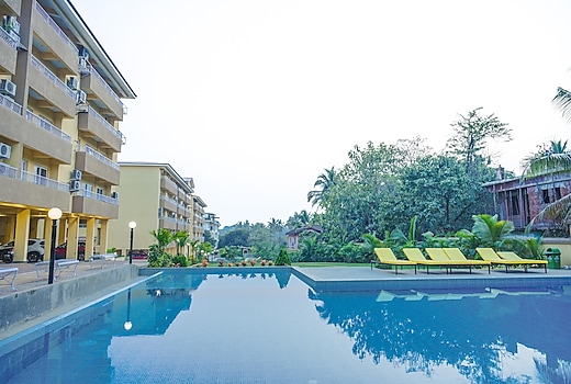 Alaya Stays 3 BHK Veera Marina Penthouse with pvt terrace | 5 Mins drive to Candolim Beach