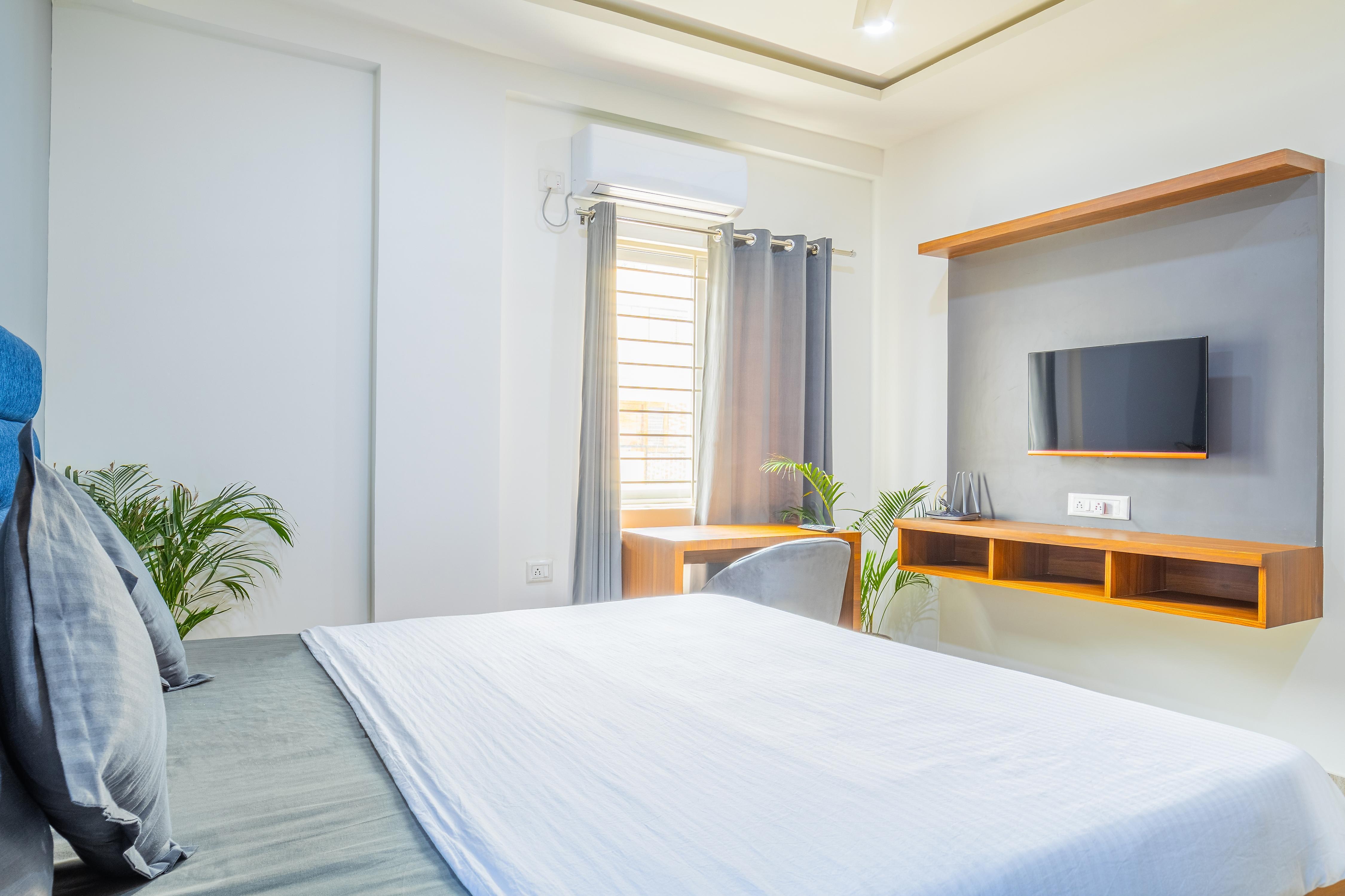 Housr HSR 1 Studio Apartment Near Manipal Hospital - Tap to explore photos
