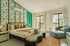 ELIVAAS Signature Villa Paraiso 4 BHK with Pool & Bar, Goa