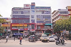 RMS GRANDS LUXURY ROOMS, Hyderabad