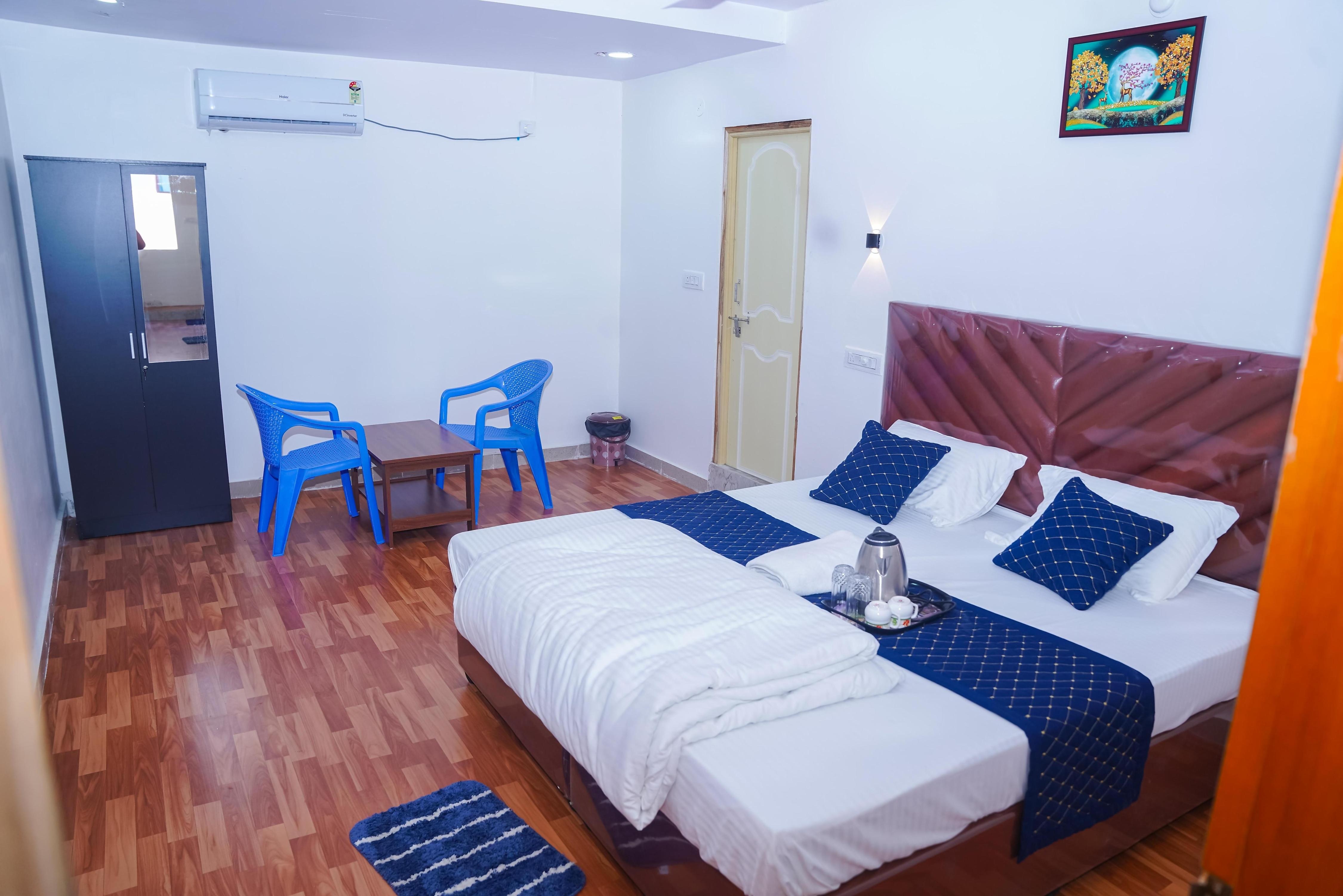 RMS GRANDS LUXURY ROOMS - Tap to explore photos