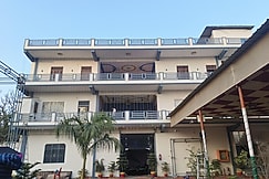 Bhai Ji Hotel, Rewa