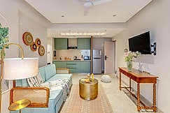 Elegant 1BHK with Pool, 5 mins to Candolim Beach | Hireavilla, Goa