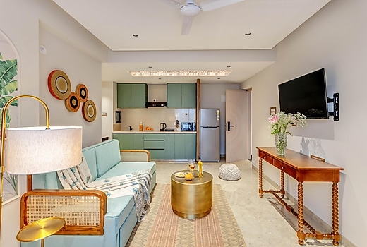 Elegant 1BHK with Pool, 5 mins to Candolim Beach | Hireavilla