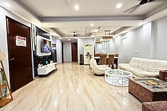 Dwarka Stay, Dadri