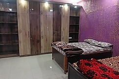 Sushila Niwas, Pratapgarh, Uttar Pradesh