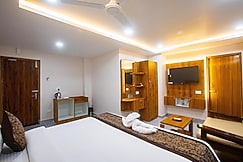 V Grand Inn, Velankanni