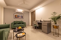 LivRegalia Suites opp Marriott - Huda City Centre, Gurgaon