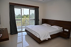 Satyam Palace & Lodging, Malsiras