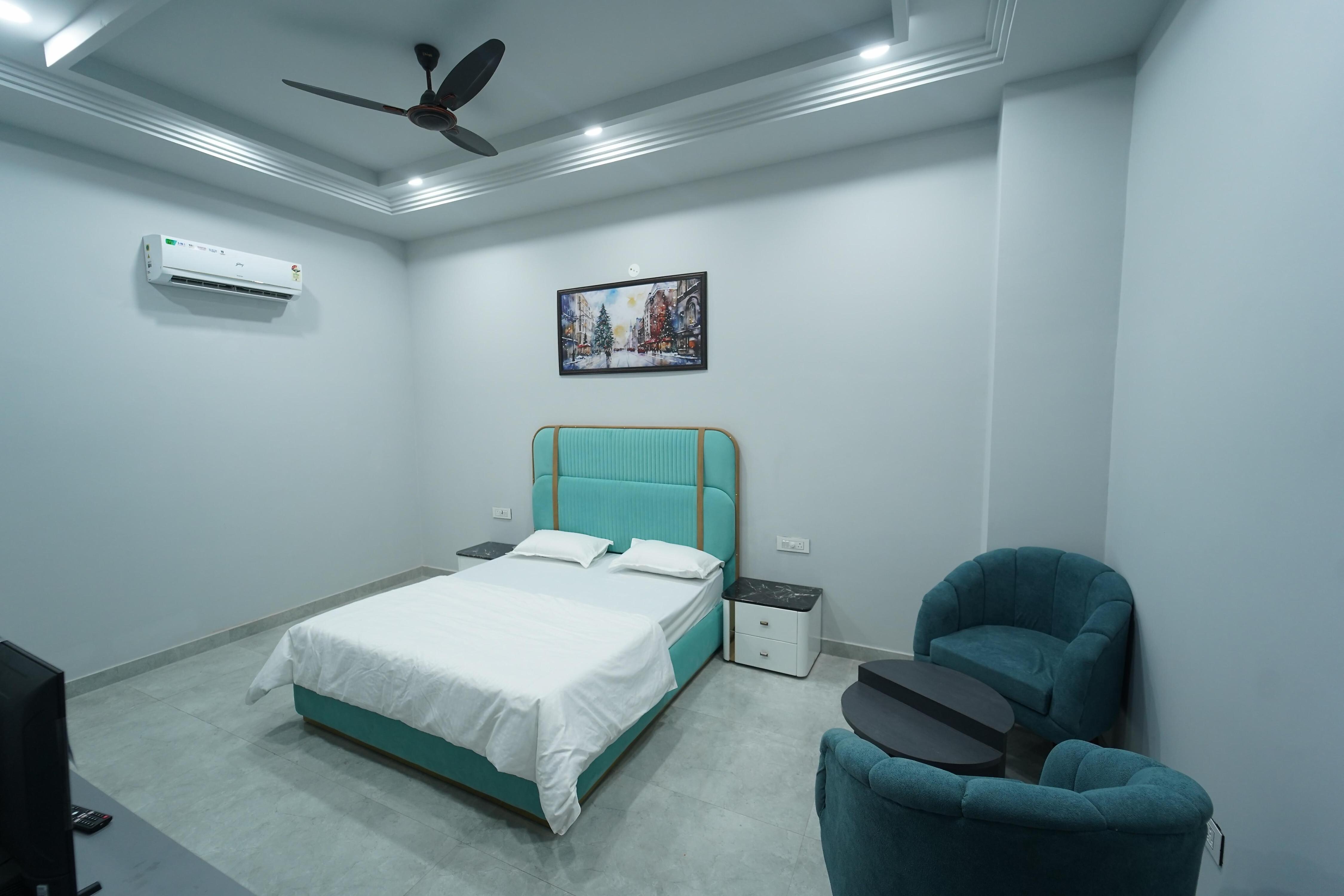 Apna Home Stay and Hotel - Tap to explore photos