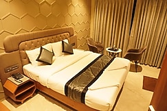 Hotel Regalia Suites, Thane