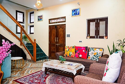 Om Paramhans Luxury Homestay