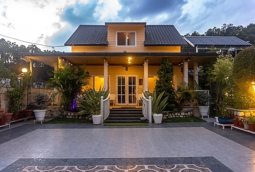 Silverleaf Cottage 2BR by Homeyhuts