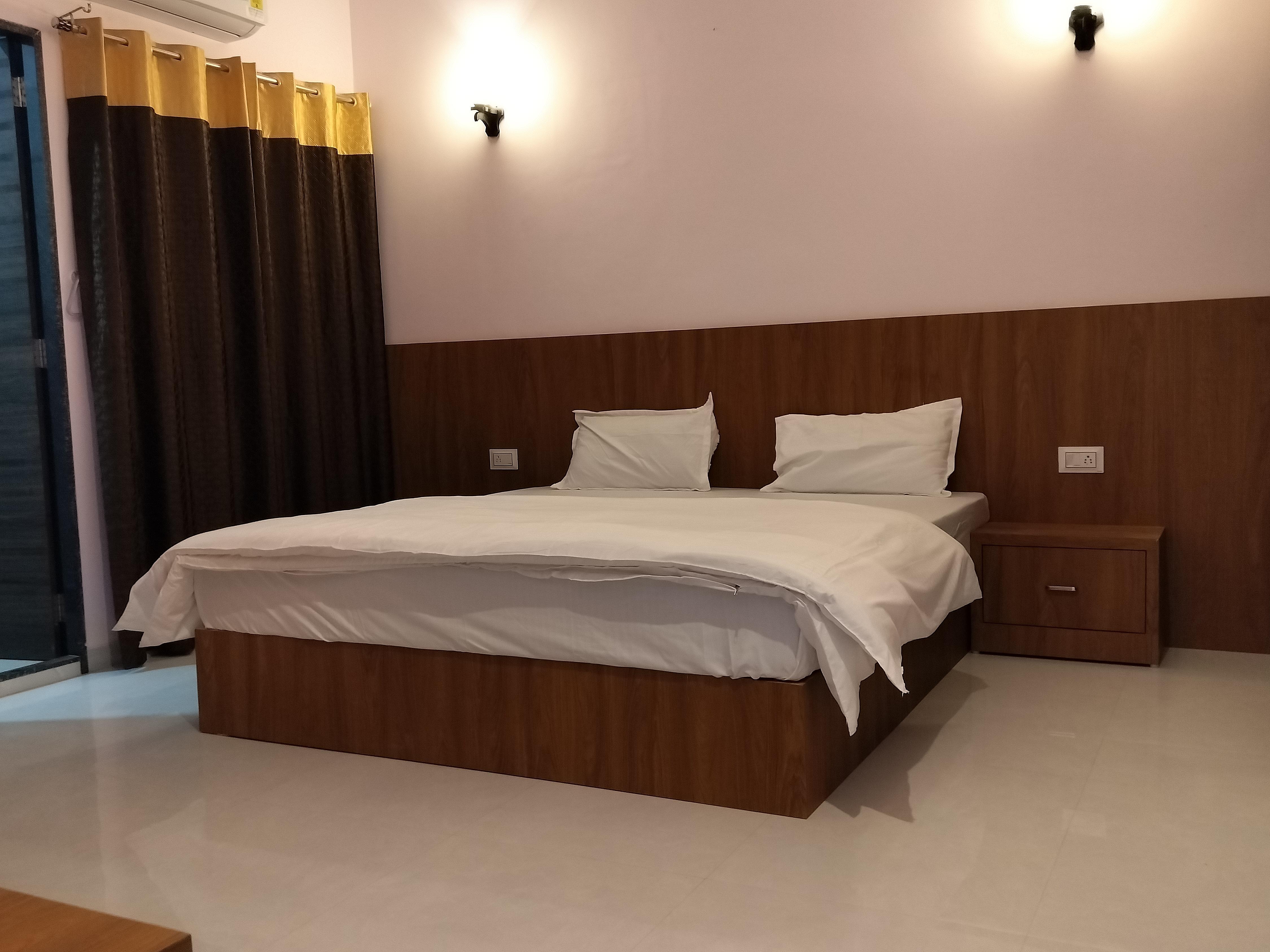 Hotel Prayagraj - Tap to explore photos