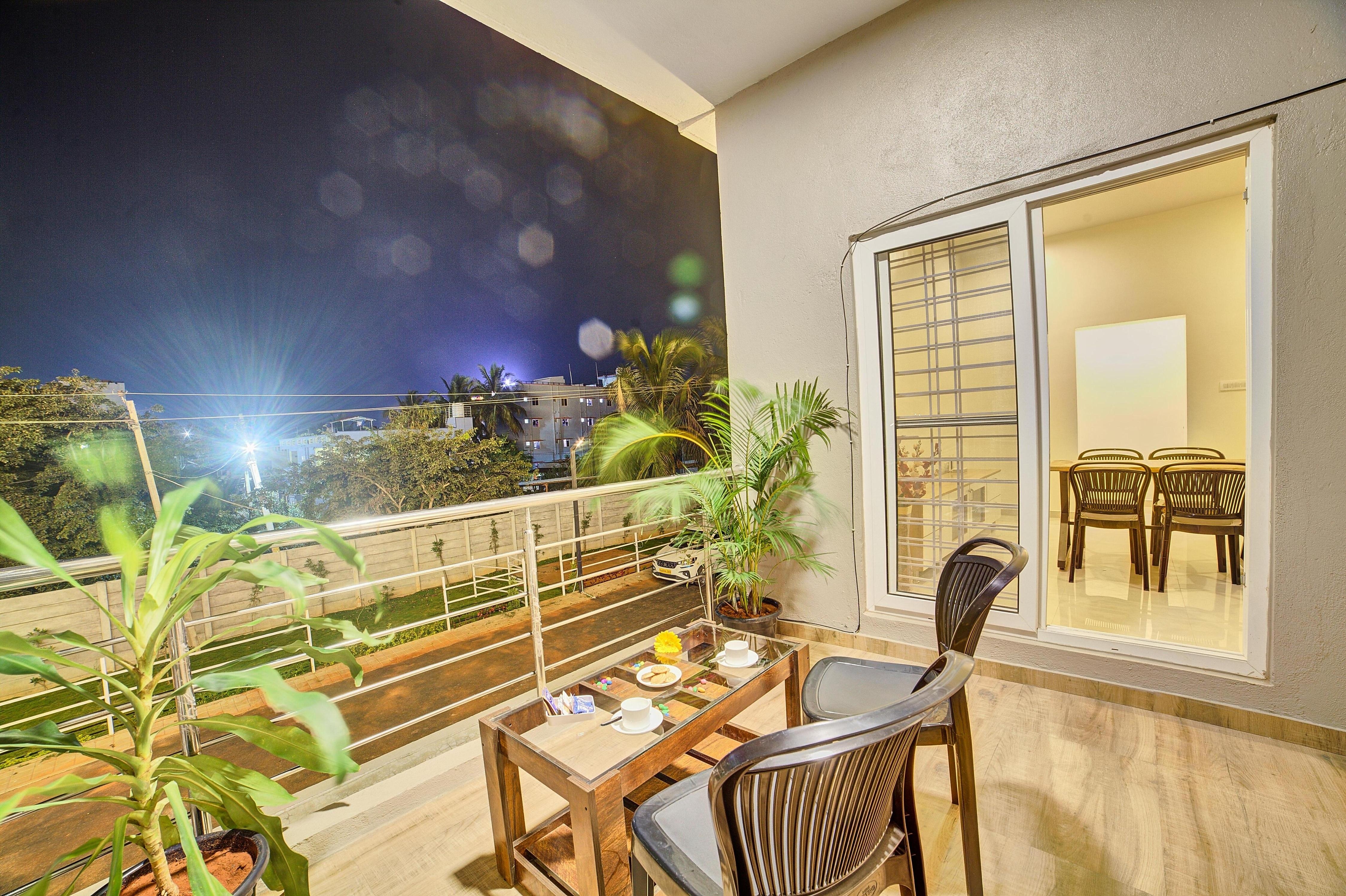 Hotel Southgate Villa Near Bangalore Airport - Tap to explore photos