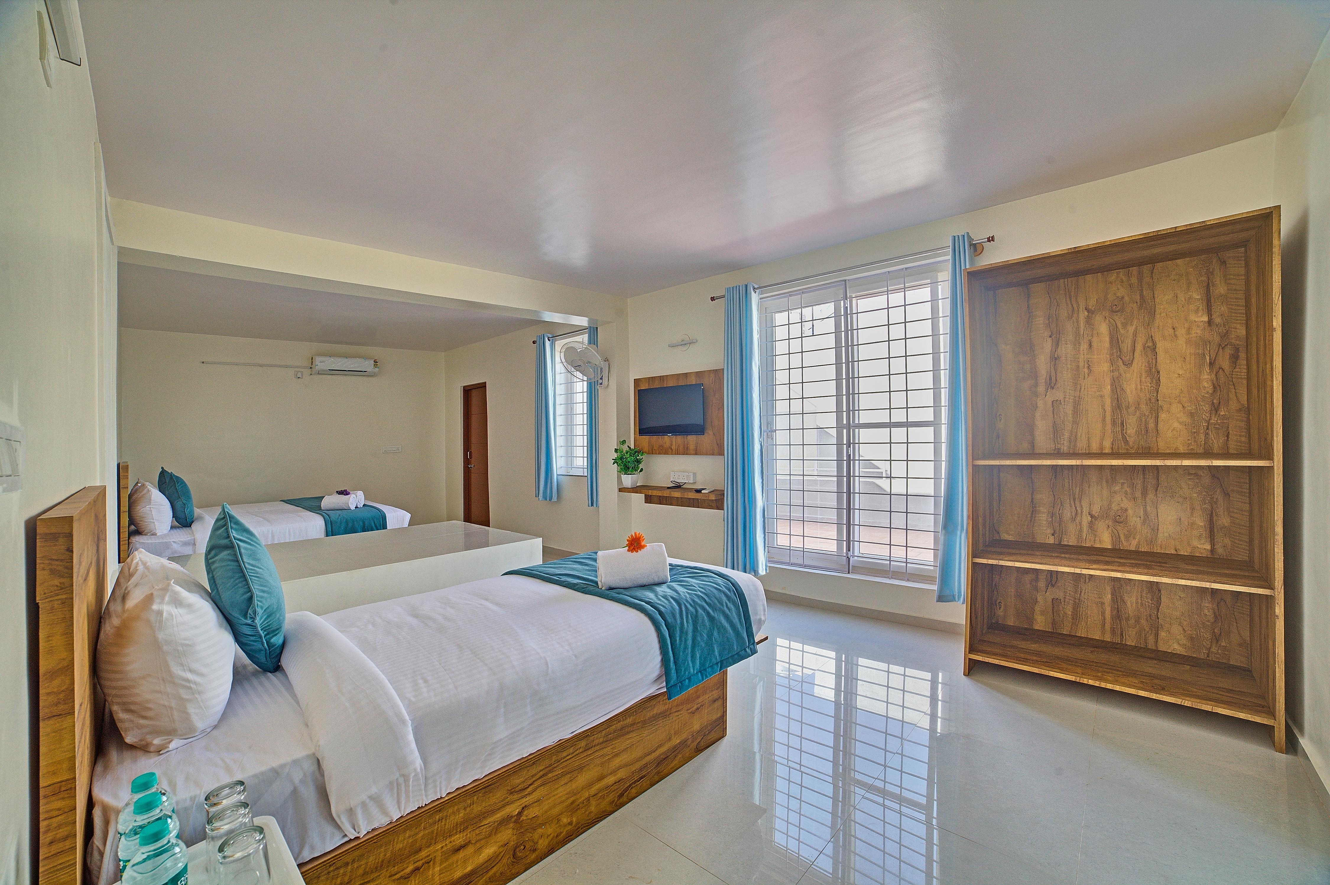 Hotel Southgate Villa Near Bangalore Airport - Tap to explore photos