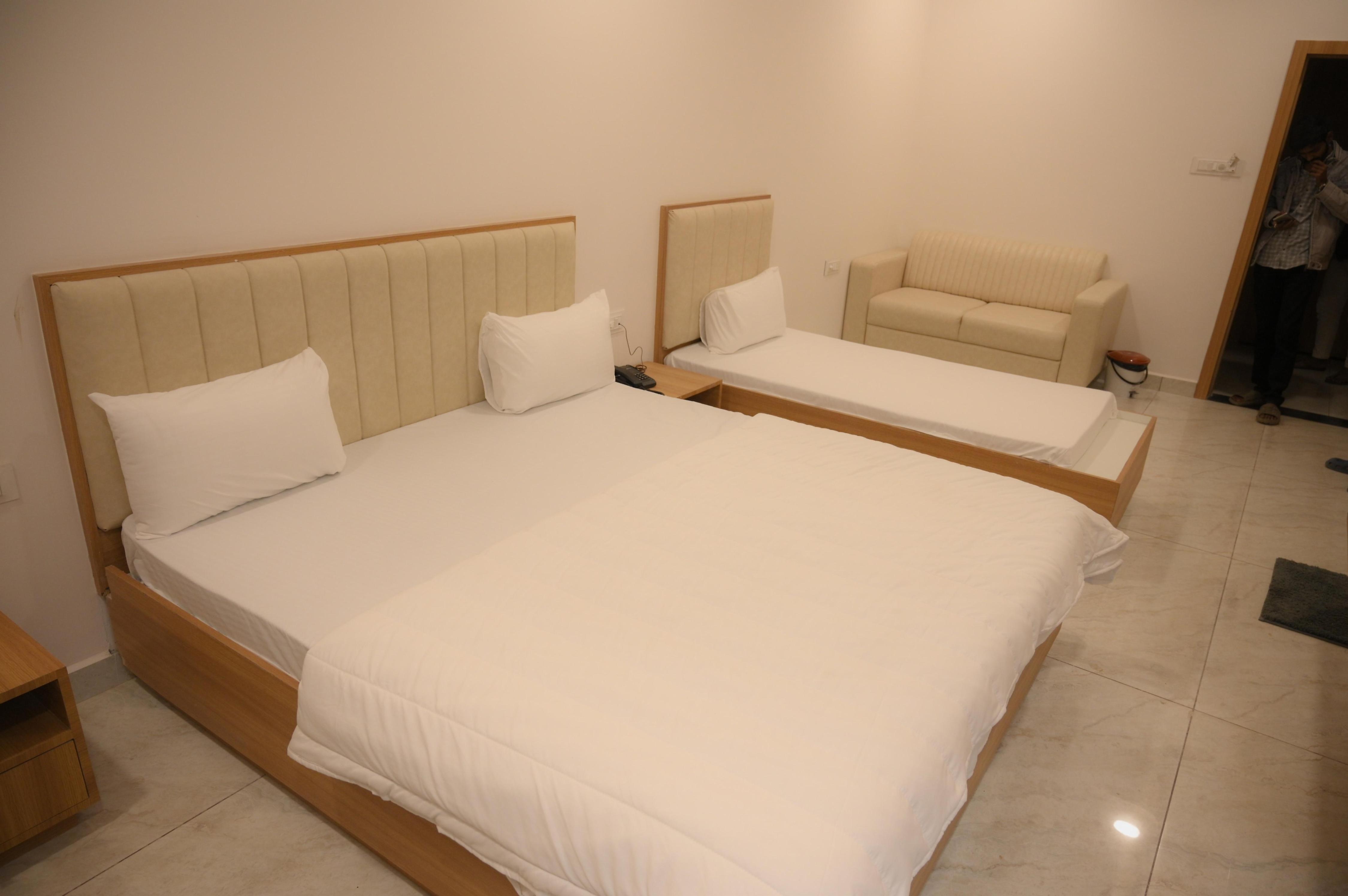 HOTEL RANN FRONT - Tap to explore photos