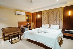 SRI VISHNU GRAND, Vellore