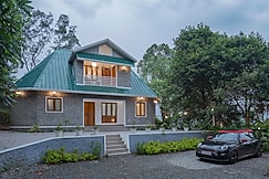 Pine Escape by Cluster Cloud, Kuttikkanam