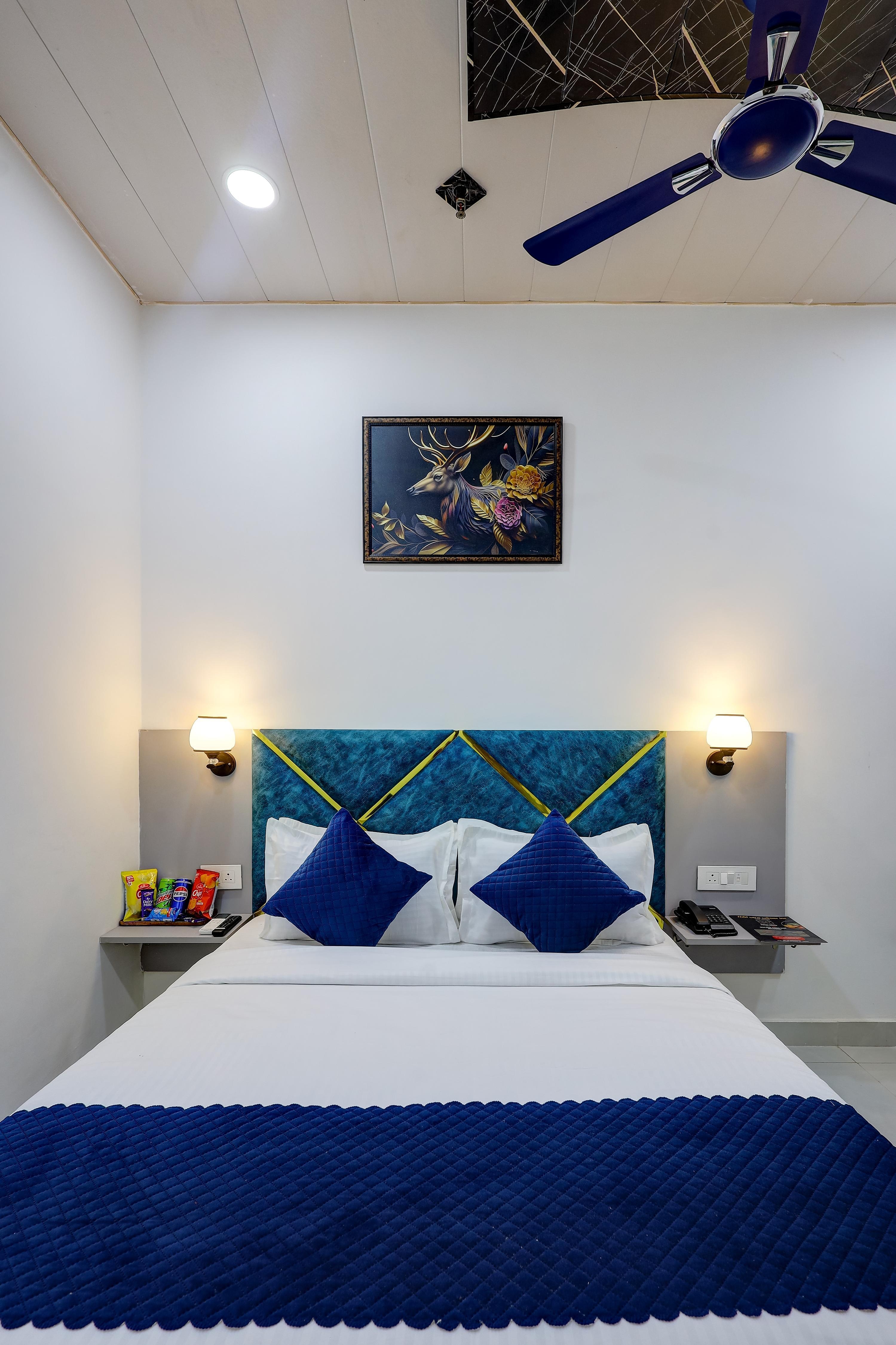 Hotel Warm Welcome Inn Noida sector 26 - Tap to explore photos