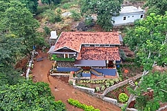 Cozy Stone Homestay @ Kombai, Pallangi., Karur