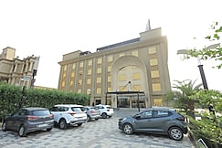 The Royal Venetian, Karnal