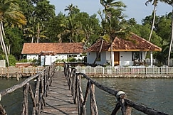 Kaayal Luxury Villa by Chimney, Varkala