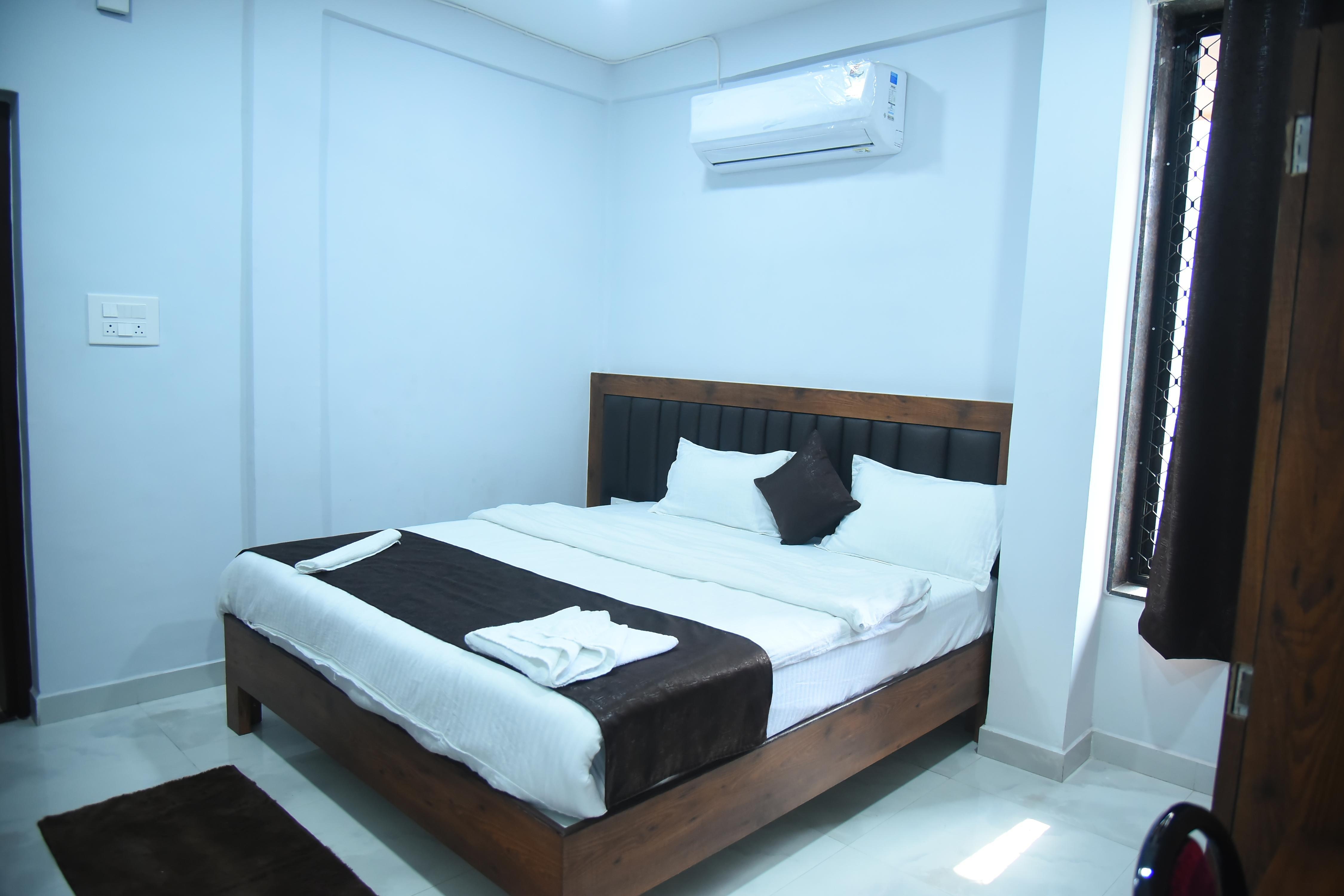 Hotel Siddharth Inn - Tap to explore photos