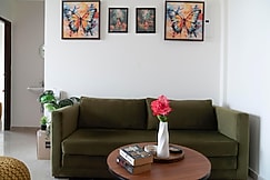 Skyline View 2bhk Apt near Oberoi Mall & NESCO, Mumbai