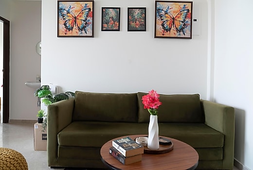 Skyline View 2bhk Apt near Oberoi Mall & NESCO