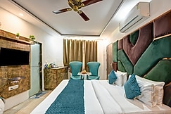 HOTEL DOUBLE RR - BY WALK 3 MINT NEW DELHI RAILWAY SATATION, Delhi