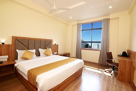 Hotel BKC Minerva - Near Trade Centre