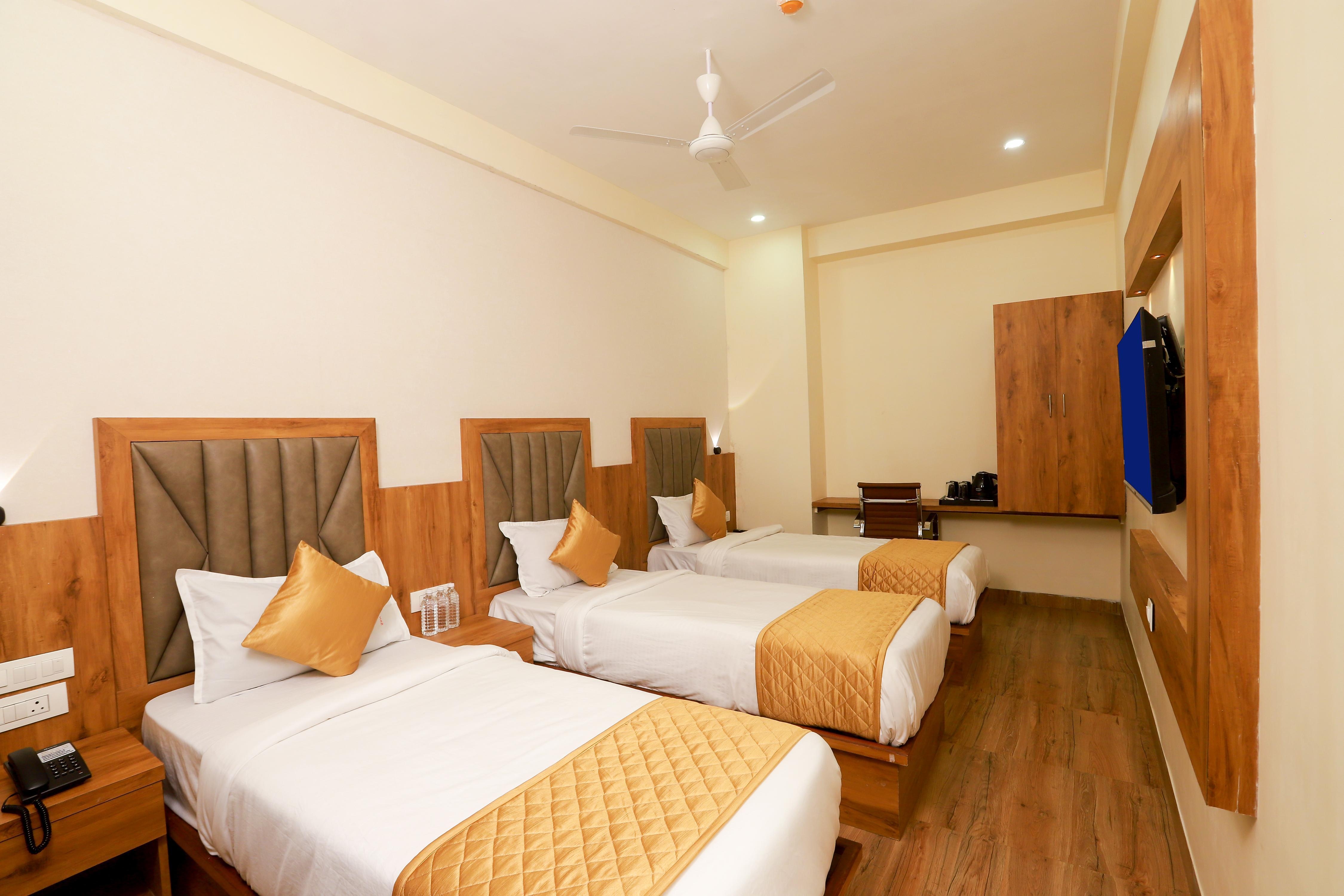 Hotel BKC Minerva - Near Trade Centre 4
