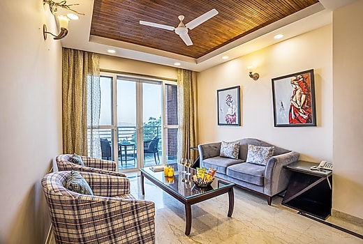 Alaya Stays Skyline Grove Stylish 3BHK Apt with Lift & Scenic Views