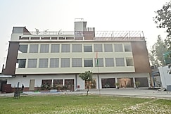 Centrum Hotel and Resort, Gorakhpur