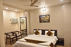 Puri Inn | 5 Min from Kashi Vishwanath, Varanasi