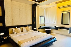 Hotel Neelam, Amravati