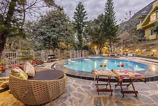 ELIVAAS Zephyr Sierra | 2-BHK Hillside Retreat With Common Pool