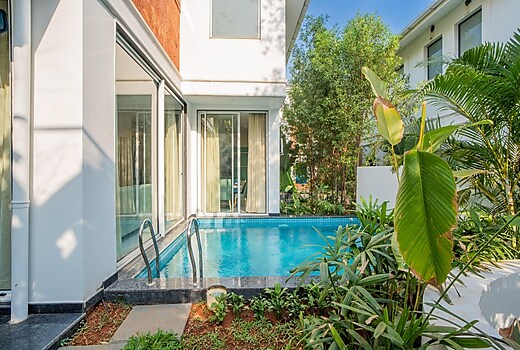 ELIVAAS Laguna Aurelia Luxe 4 BHK Villa Near Popular Beaches With Pool & Garden