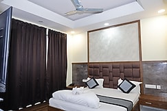 THE BLESSING PALACE, Dalsing Sarai